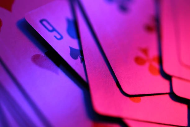 Live Roulette table interface on qq8821 hoki showing betting grid and spinning wheel